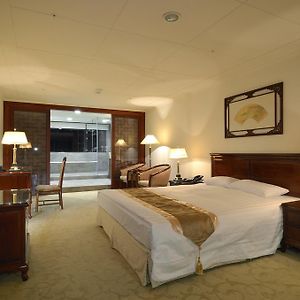 King'S Paradise Hotel تشونغلي Room photo