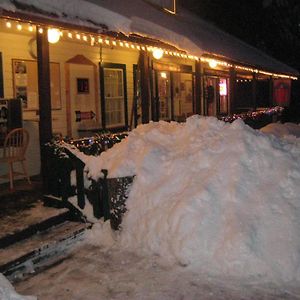 أشفورد Whittaker'S Motel & Historic Bunkhouse Exterior photo