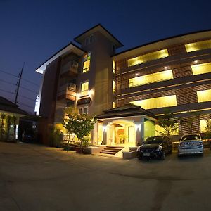 فندق بيتسانولوكفي  Baan Sanpoom Exterior photo