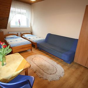 شقة Ujście-Darłowskie  في Pokoje Klaudia Room photo