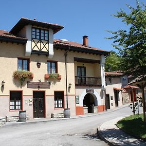 منزل الضيف بولا دي لافيانا  في La Casona De Entralgo Exterior photo