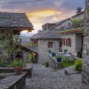 منزل الضيف Albareto   في Borgo Casale Exterior photo