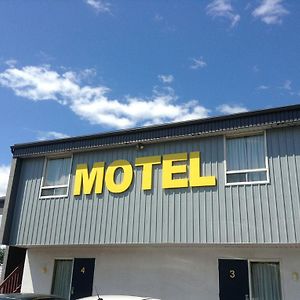 Laurier Station Motel Rayalco Exterior photo