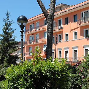 Ceccano Hotel La Villa Exterior photo