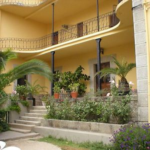 منزل الضيف مادريغال دي لا فيرا  في Hostal La Colonial Exterior photo