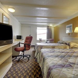 Rodeway Inn & Suites فينتون Room photo