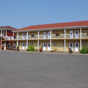 كاموراسكا Motel Des Mariniers Exterior photo