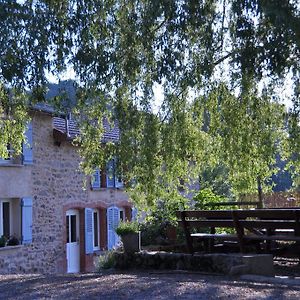 فندق La Ferme Aux Abeilles Ambierle Exterior photo