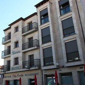 فندق Hostal Torres San Leonardo de Yagüe Exterior photo