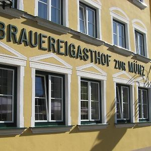 فندق غنزبرغفي  Brauereigasthof Zur Munz Seit 1586 Exterior photo