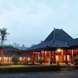 ماجلانج Manohara Resort Exterior photo