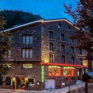 أرينسال Hotel Montane Exterior photo