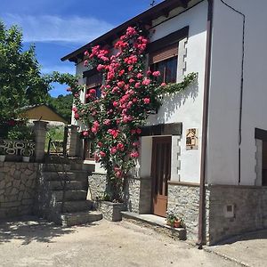 منزل الضيف Robles de Laciana  في Casa Rural Fuentesil Exterior photo