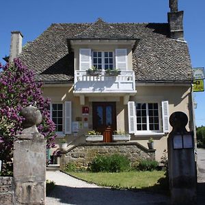 فندق Auberge De Saint Julien Aux Bois Exterior photo