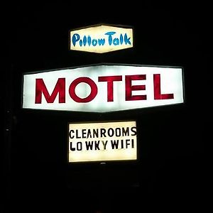 Wellington Pillow Talk Motel Exterior photo