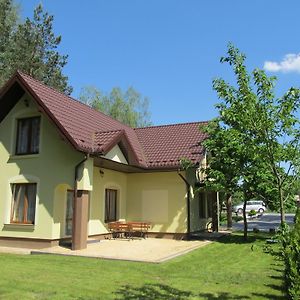 Apartments Dom Caloroczny Hutki Exterior photo