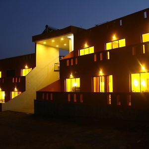 فندق The Yellow Retreat Wai Exterior photo