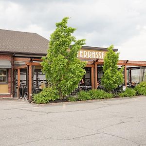 Hotel-Resto-Bar Le Journel Saint-Joseph-de-Beauce Exterior photo