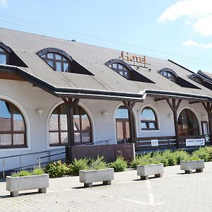 Hotel U Racka Ostrožská Nová Ves Exterior photo