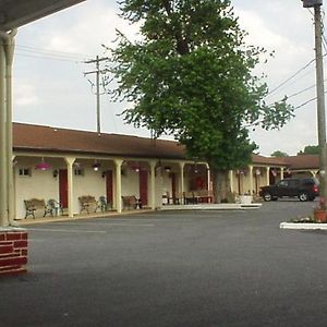 New Holland Hollander Motel Exterior photo