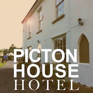 فندق Llandowrorفي  Picton-House Exterior photo