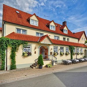 فندق Brauereigasthof Zum Loewenbraeu Adelsdorf Exterior photo