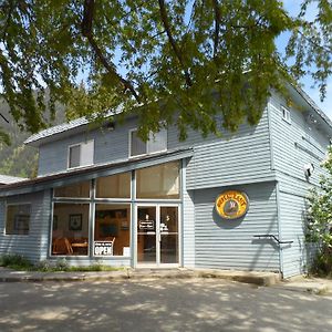 New Denver Valhalla Inn Exterior photo
