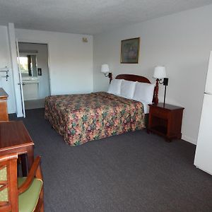 غينسفيل Budgetel Inn & Suites Exterior photo