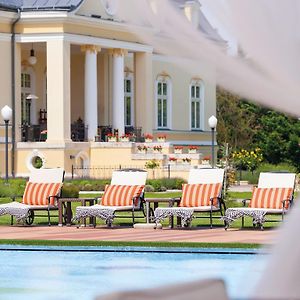 فندق Amade Chateau Vrakúň Exterior photo