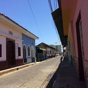 El Callejon Guest House León Exterior photo