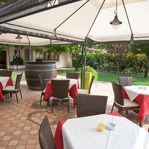 Hotel Ristorante Alla Botte بورتوغروارو Exterior photo