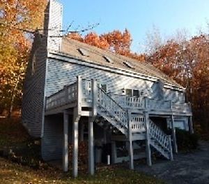 فندق غالينافي  House On Pond Court Exterior photo