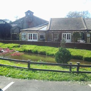 مبيت وإفطار Castleside The Old Mill Exterior photo