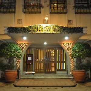 Cabanatuan City فندق لا باريلا Exterior photo