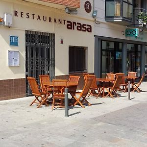 فندق Hostal Restaurante Arasa Santa Bárbara Exterior photo