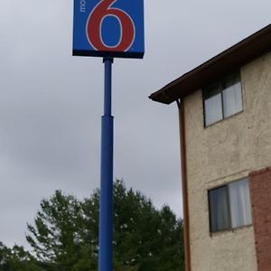 مورهيد Motel 6 Exterior photo