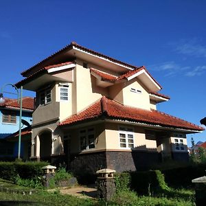 بونتْشاك Villa Tamie Bumi Ciherang Exterior photo