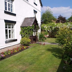 Hale  Church End Farm Bed And Breakfast Exterior photo