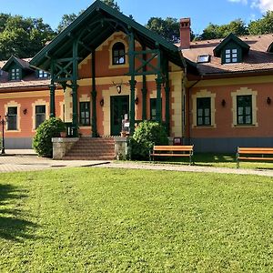 مبيت وإفطار Parádsasvár St. Hubertus Etterem Es Panzio Exterior photo