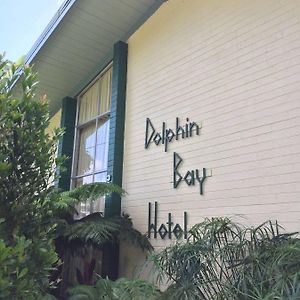 هيلو Dolphin Bay Hotel Exterior photo