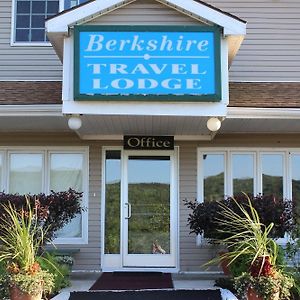 Canaan Berkshire Travel Lodge Exterior photo