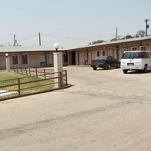 سونورا Holiday Host Motel Exterior photo