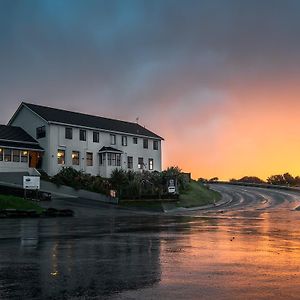 فندق Lands End بلاف Exterior photo