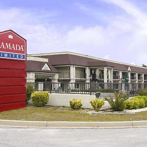 Executive Inn By Oyo Ridgeway I-77 Exterior photo