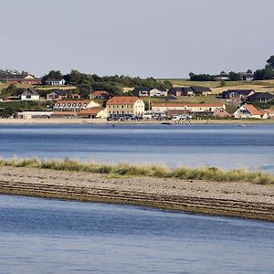 فندق Hvalpsund Faergekro Exterior photo