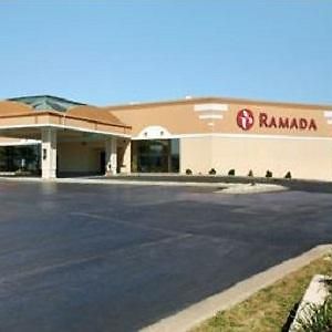 فندق Ramada Moline East Moline Exterior photo