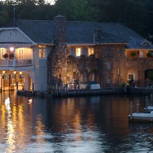 بولتون لاندنغ Lake George Boathouse Waterfront Lodging Exterior photo