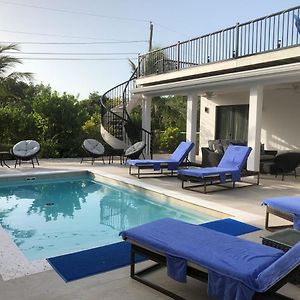 Blue Opal Villa Bed And Breakfast بروفيدنسياليس Exterior photo