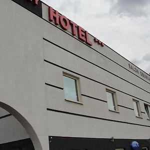 Hotel Sunny بوزنان Exterior photo