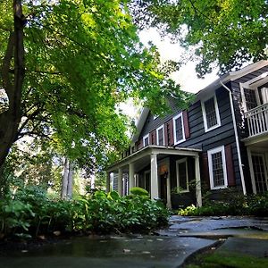 Buttermilk Falls Inn & Spa Milton Exterior photo